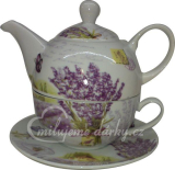 Menší keramická konvička s šálkem na čaj v levandulovém dekoru