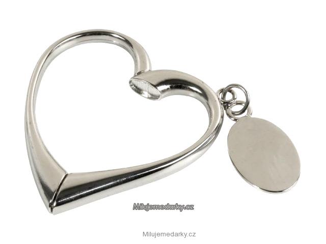 Větší rozevírací háček na tašku nebo kabelku, ve tvaru srdce s přívěskem