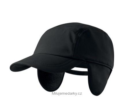 Černá softsheelová čepice s klapkami na uši