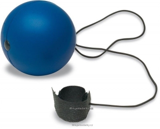modrý míček na elastické šňůrce jako antistress