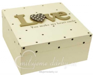 dřevěná svatební krabička LOVE se srdíčky