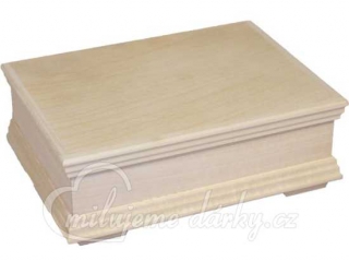 větší jednoduchá přírodní dřevěná obdelníková krabička vhodná i k dozdobení