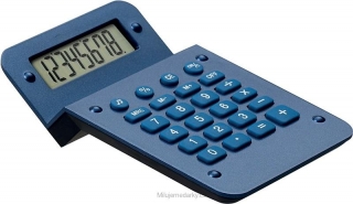 modrá menší kalkulačka s nakloněným displejem