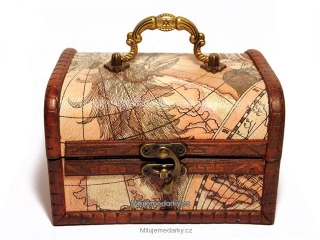 dřevěná truhlička s motivem staré mapy