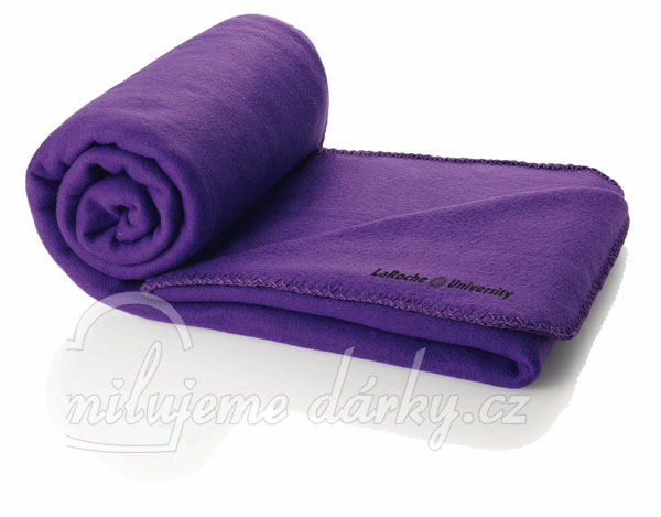 purpurová fleecová pikniková deka v obalu